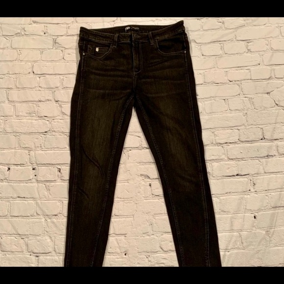 SALE❤️LN ZARA BLACK 5 POCKET SKINNY JEANS❤️ - Picture 4 of 8
